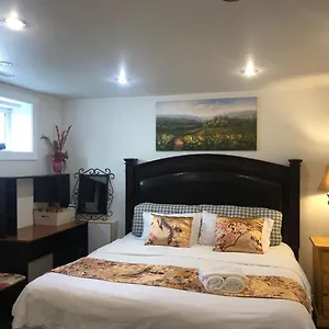 Hidden Valley Basement H Guest house Calgary
