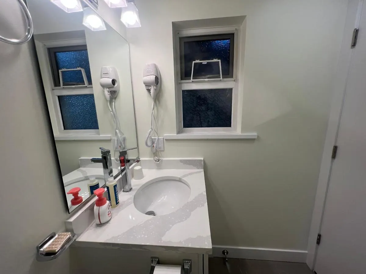 *** Guest house Quite House Near The Vancouver Airport Richmond Canada